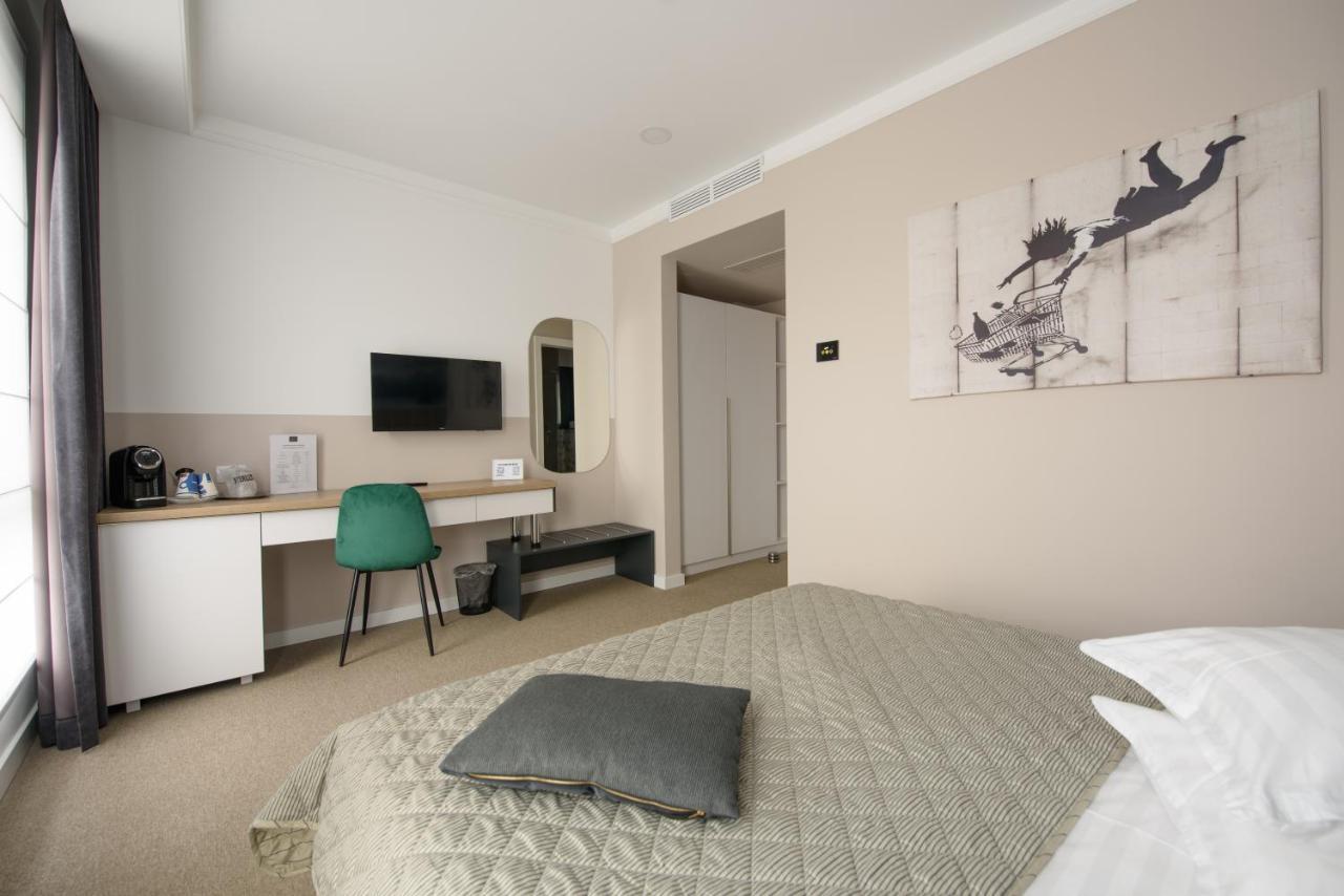 Vila Sarisa Deva Exteriér fotografie