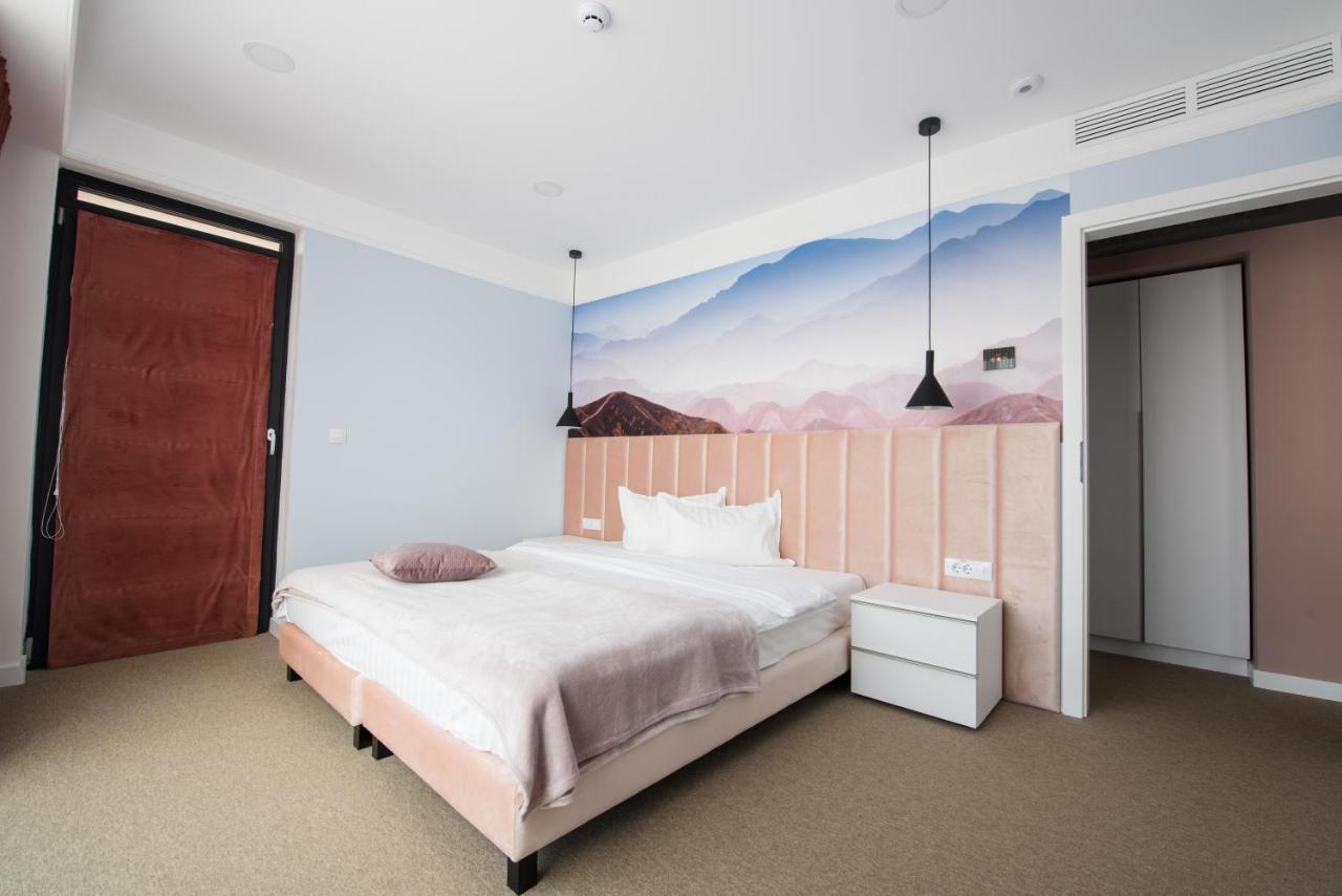 Vila Sarisa Deva Exteriér fotografie